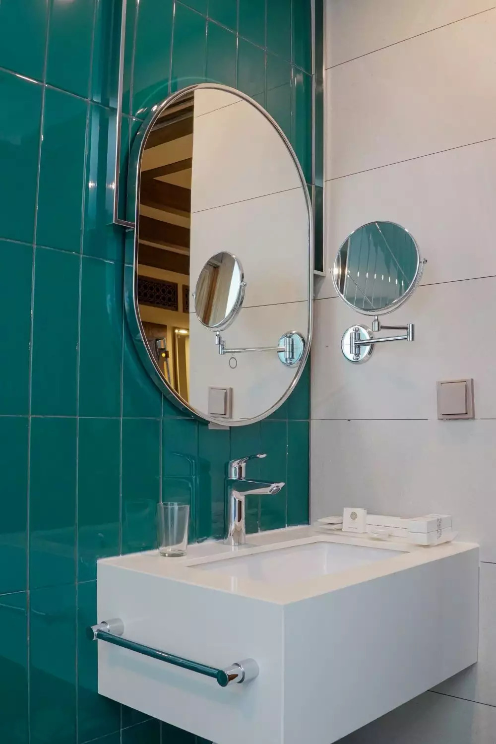 Alibaba https://cdn.alibaba.ir/ostorage/hotel-accommodation-images/686cdaa7a1e6f83605b73c39_دبل دلوکس VIP (1).webp